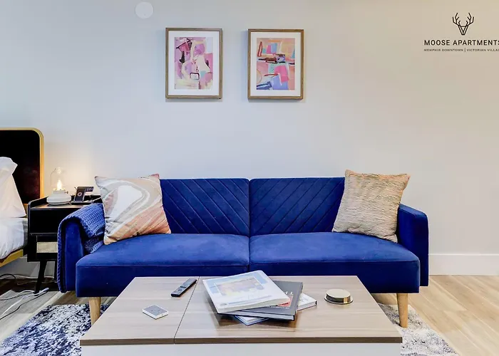 The Moose #9 - Brand New Luxe Modern Loft With Free Parking, King Bed & Fast Wifi