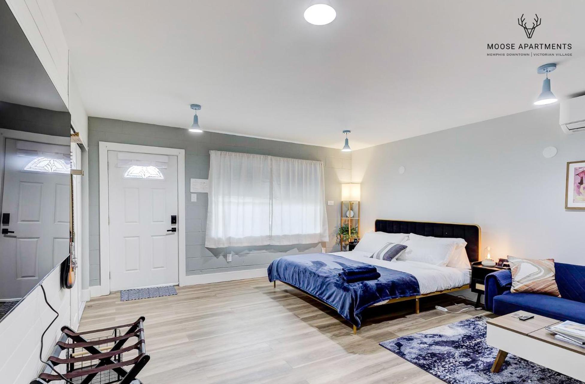The Moose #9 - Brand New Luxe Modern Loft With Free Parking, King Bed & Fast Wifi Apartment *