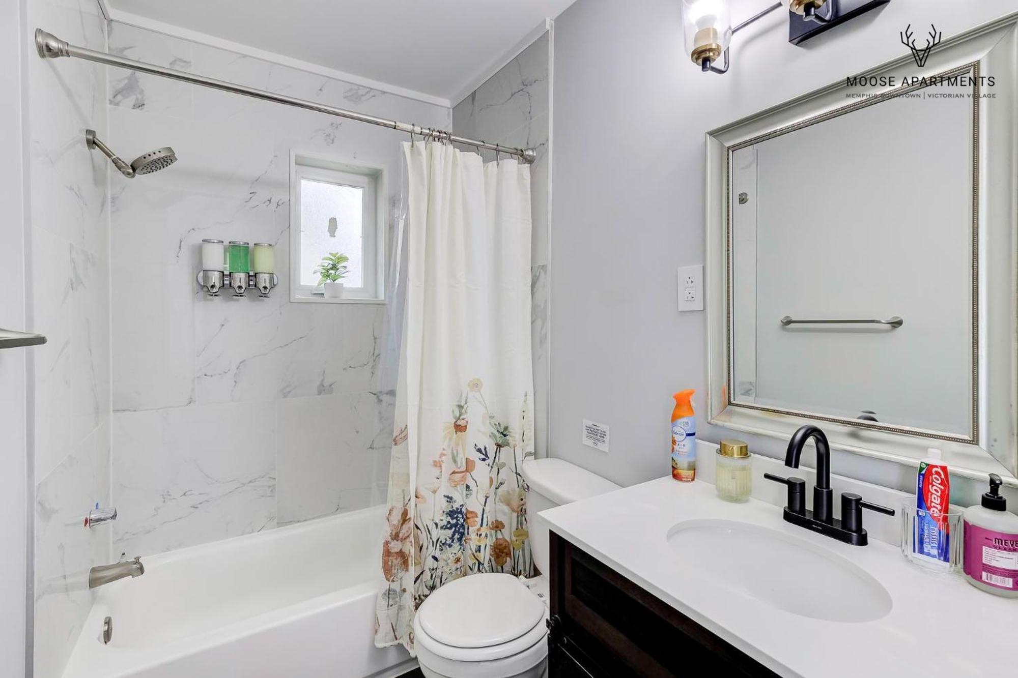 Apartment The Moose #9 - Brand New Luxe Modern Loft With Free Parking, King Bed & Fast Wifi